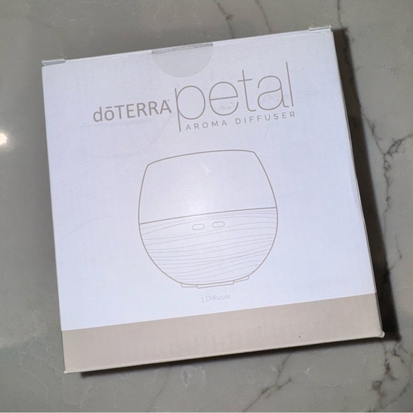 NEW doTERRA Petal Aroma Diffuser - White & Beige - SEALED - Picture 2 of 4